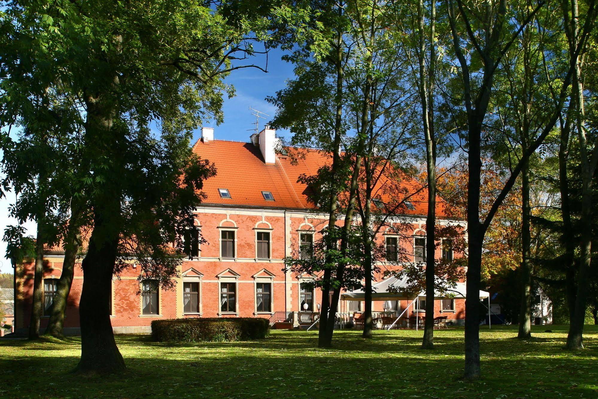 Lezno Palace Экстерьер фото